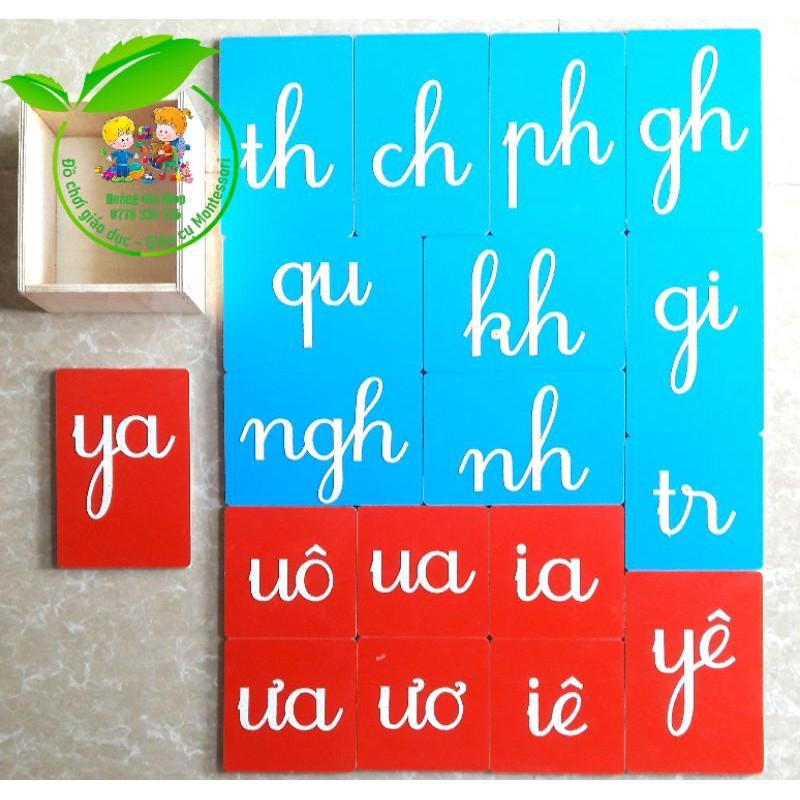 Hộp 18 Chữ ghép nhám Tiếng Việt in thường nét viết (Sandpaper Letters)