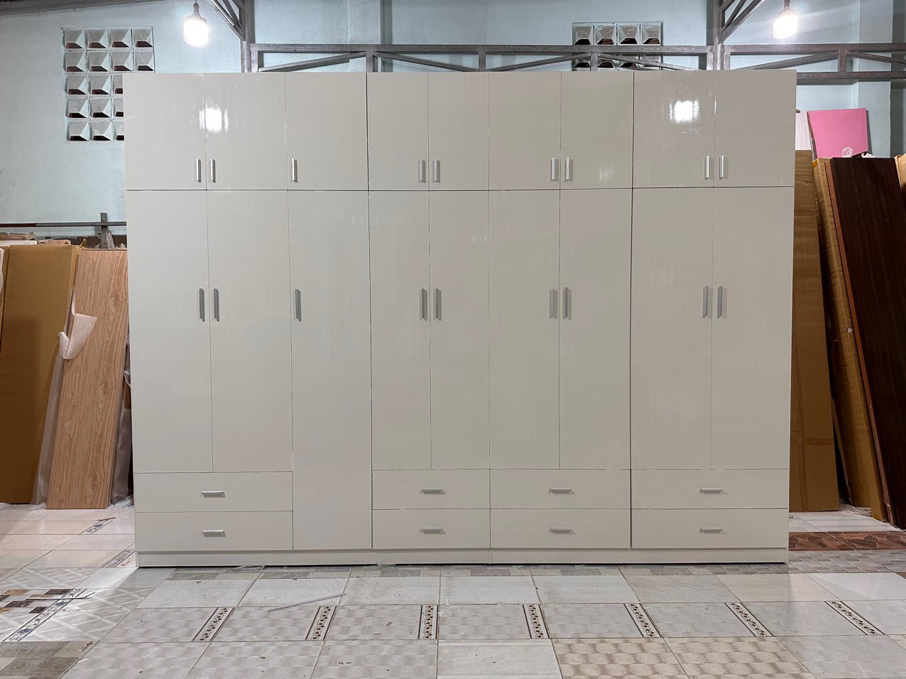 Tủ áo Cỡ Lớn BIG HUG Cabinet Juno Sofa Ngang 3m x Cao 2m4