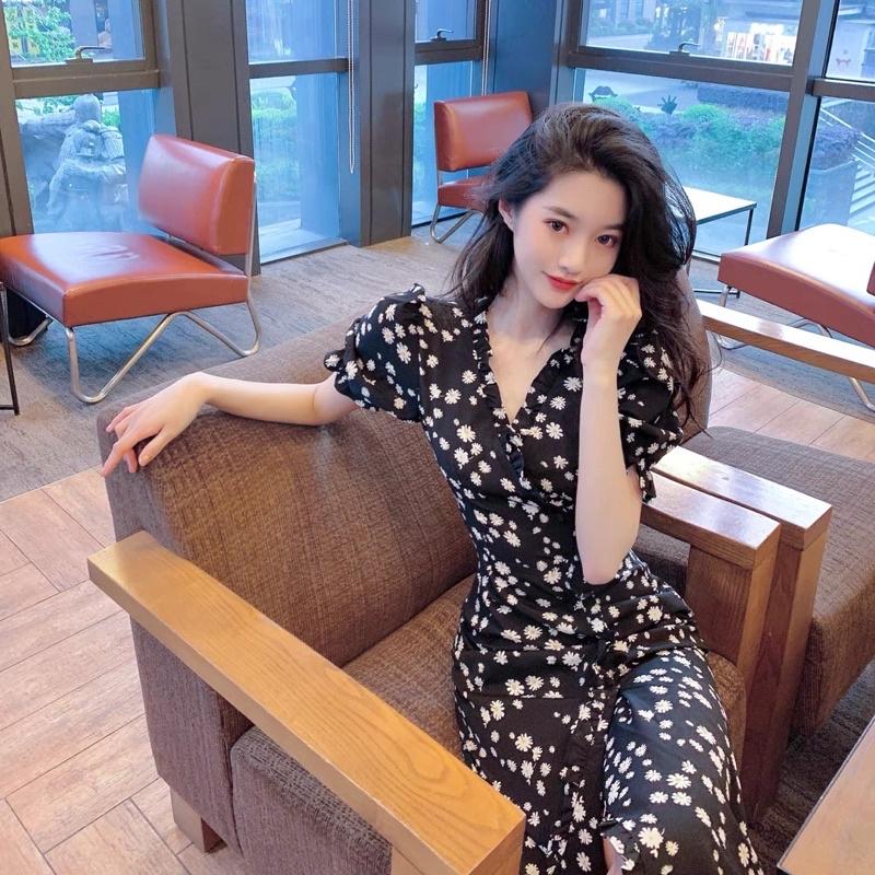 Váy hoa cúc cổ V