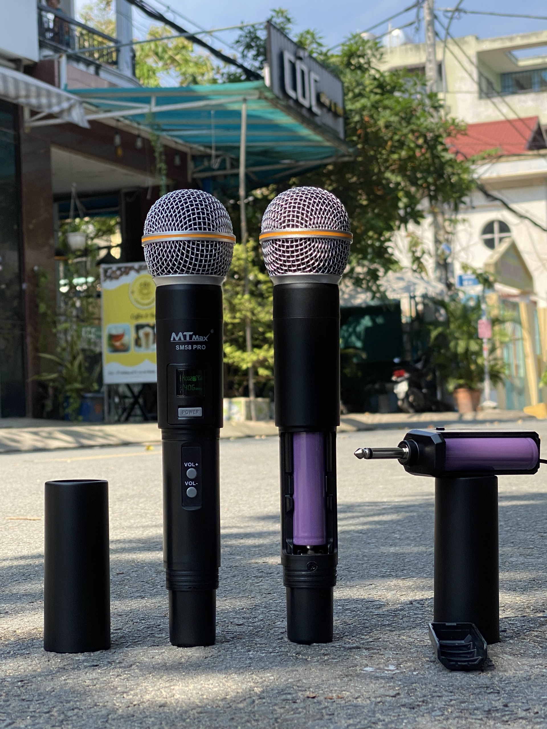 Micro Không Dây MTMAX SM58 PRO Cao Cấp 2 Mic Chuyên Dùng Cho karaoke gia đình, vui chơi hội họp, tiện dụng khi di chuyển sẳn sàn giúp bạn chinh phục mọi bài hát, giá tốt chất lượng cao
