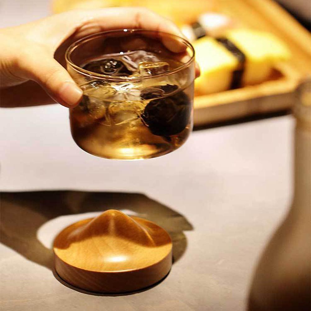 Chén thủy tinh dày, chịu nhiệt. Hình dạng núi, đế gỗ