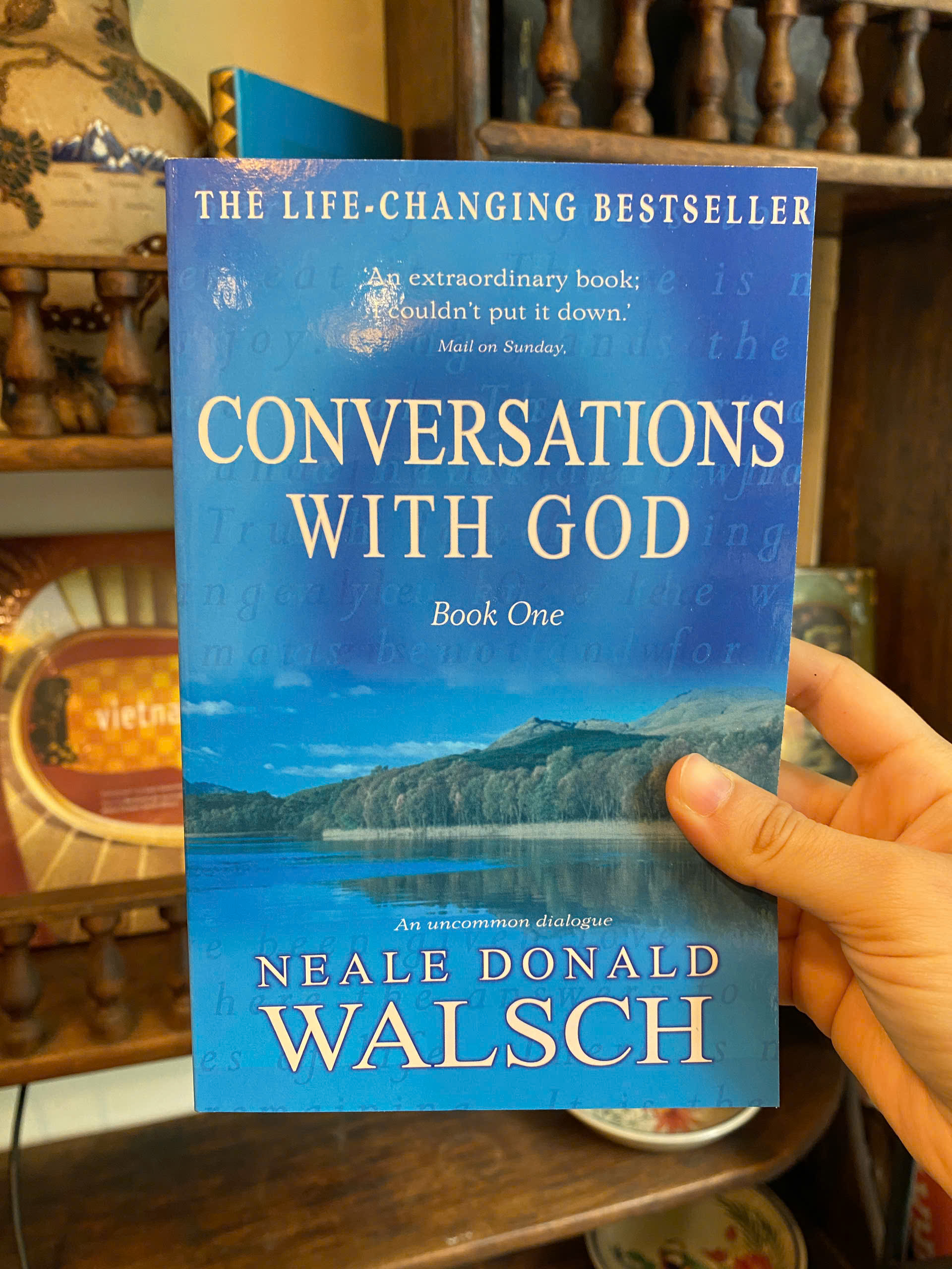 Sách - Conversations with God: An Uncommon Dialogue Book 1 by Neale Donald Walsch | English Book