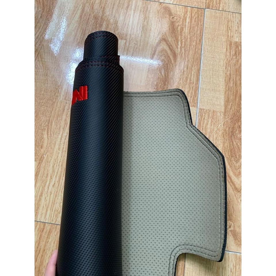 Thảm taplo da carbon xe  Toyota Innova 2008-2023 đế chống trượt