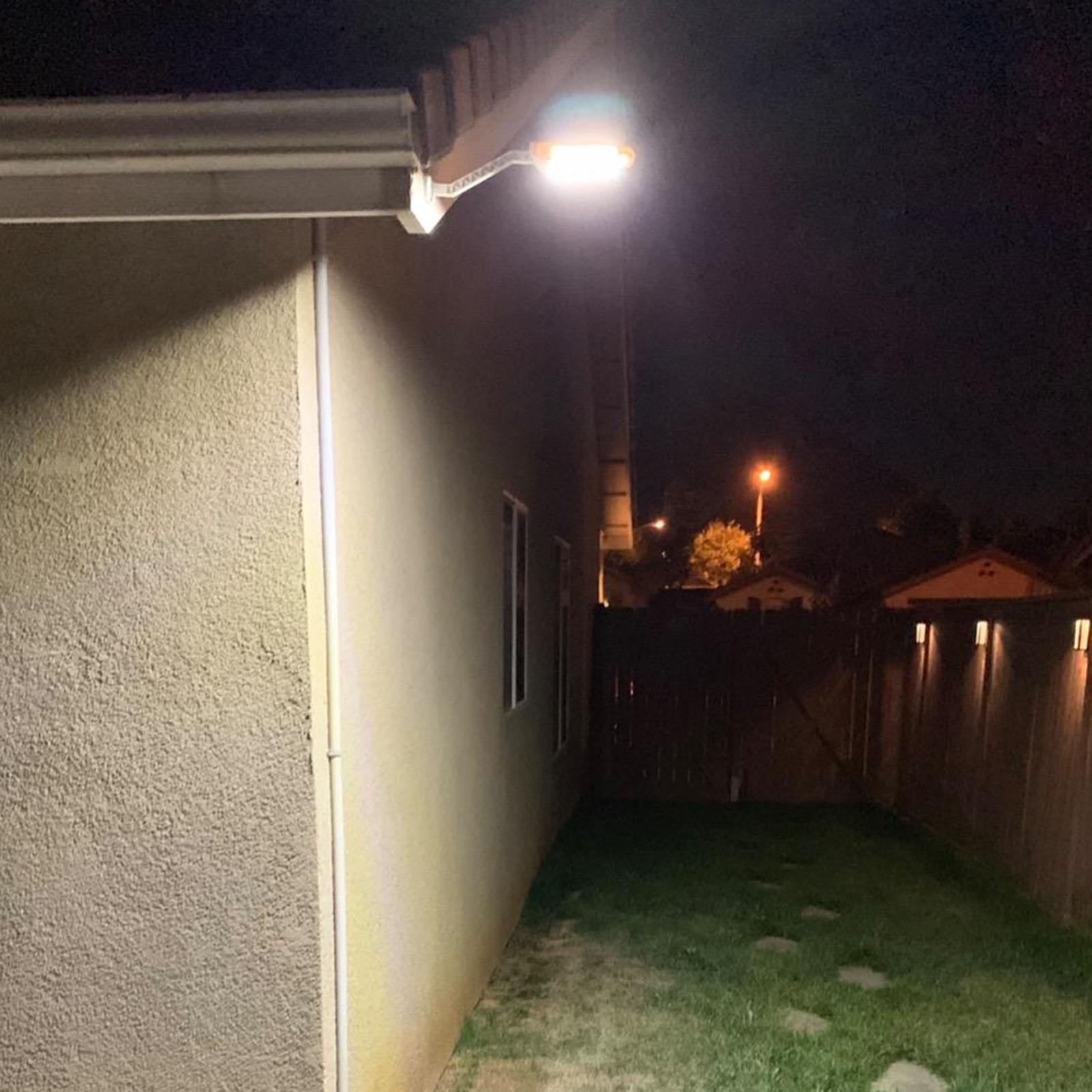 Máy cảm biến chuyển động bằng ánh sáng với 48 đèn LED, chạy bằng năng lượng mặt trời, không tốn điện