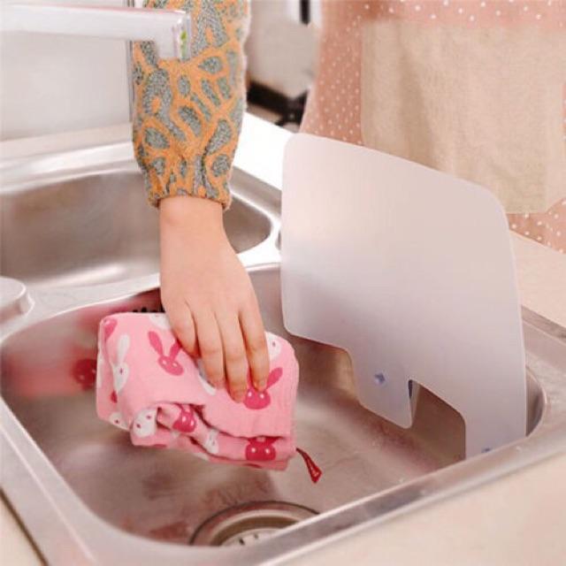 Tấm chắn nước dán hít bồn rửa chén chắn nước bắn tung toé