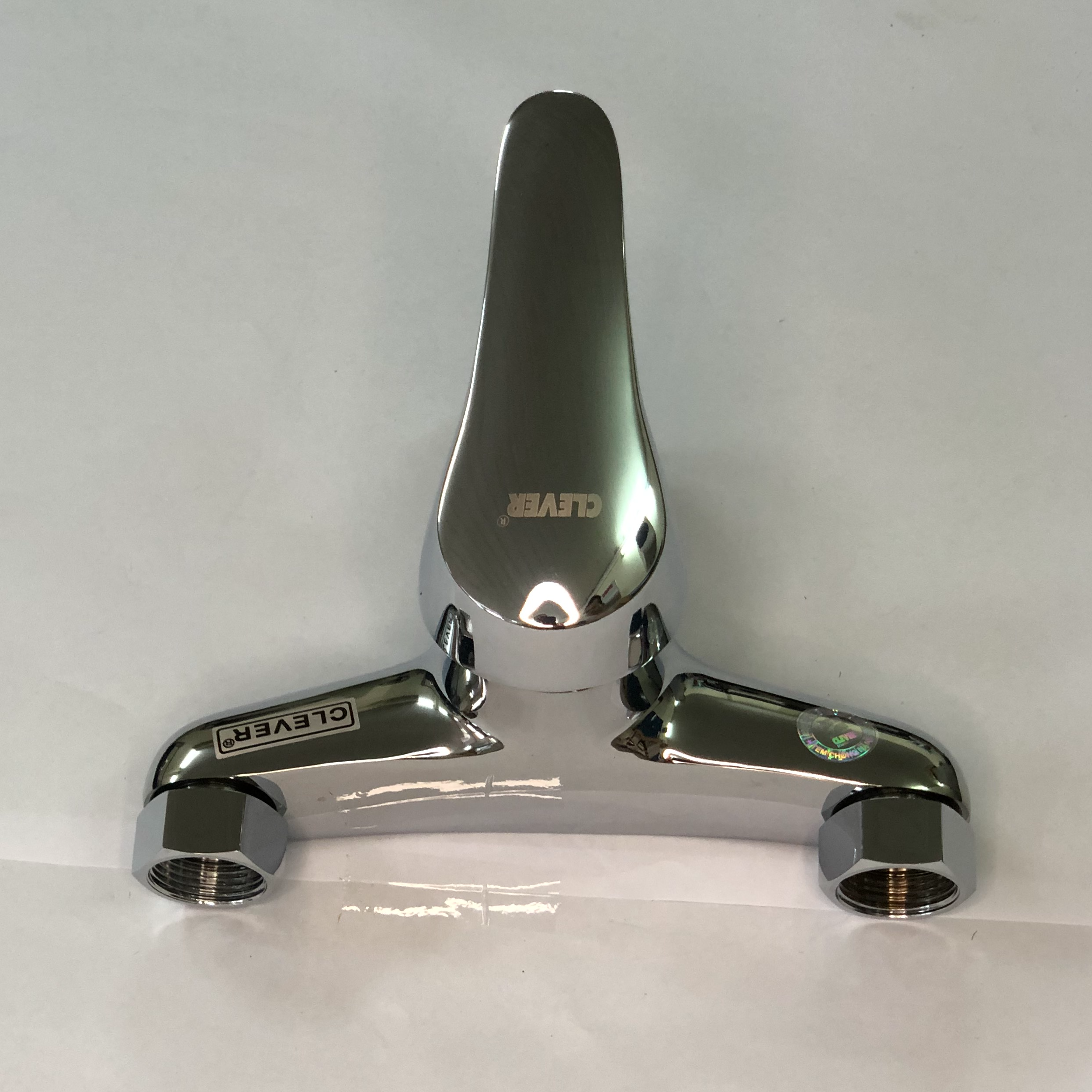 Sen tắm nóng lạnh Clever 2216