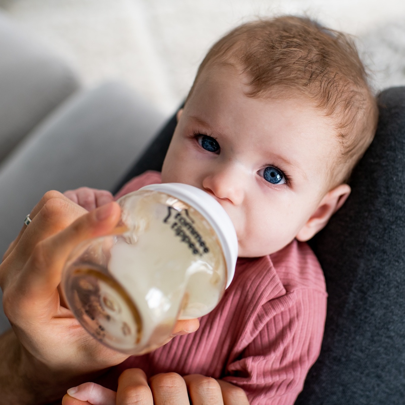 COMBO Ty ngậm vui nhộn Tommee Tippee FunFriends 6-18m &amp; Bình sữa PPSU ty siêu mềm Tommee Tippee Natural Start 260ml