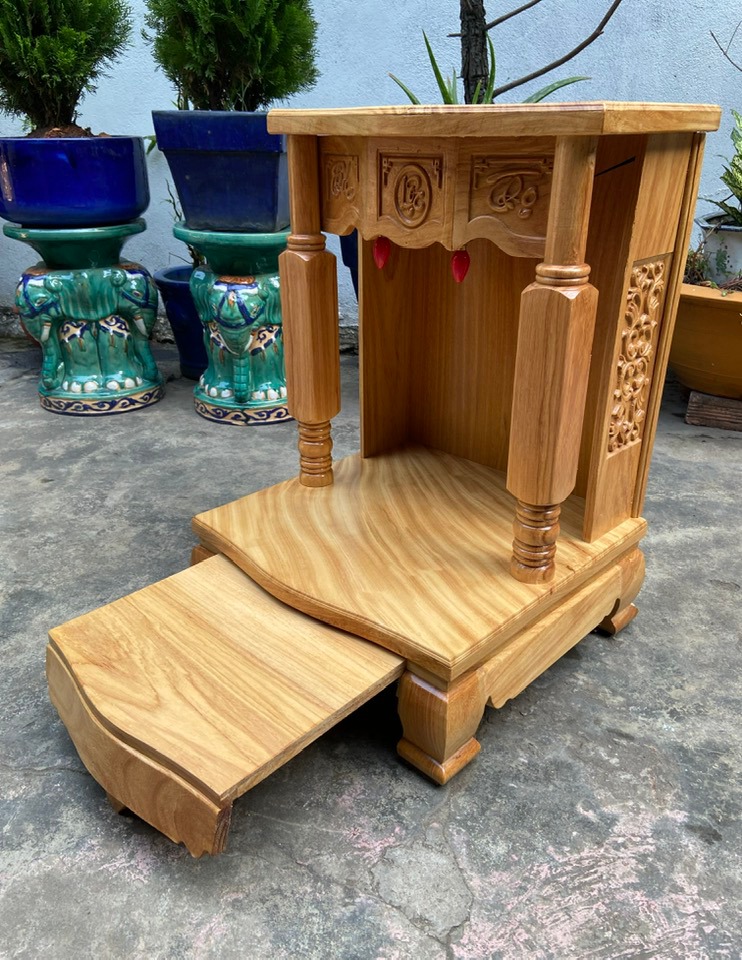 Bàn thờ thần tài ông địa gỗ Gõ Đỏ cột vuông 48 x 68cm