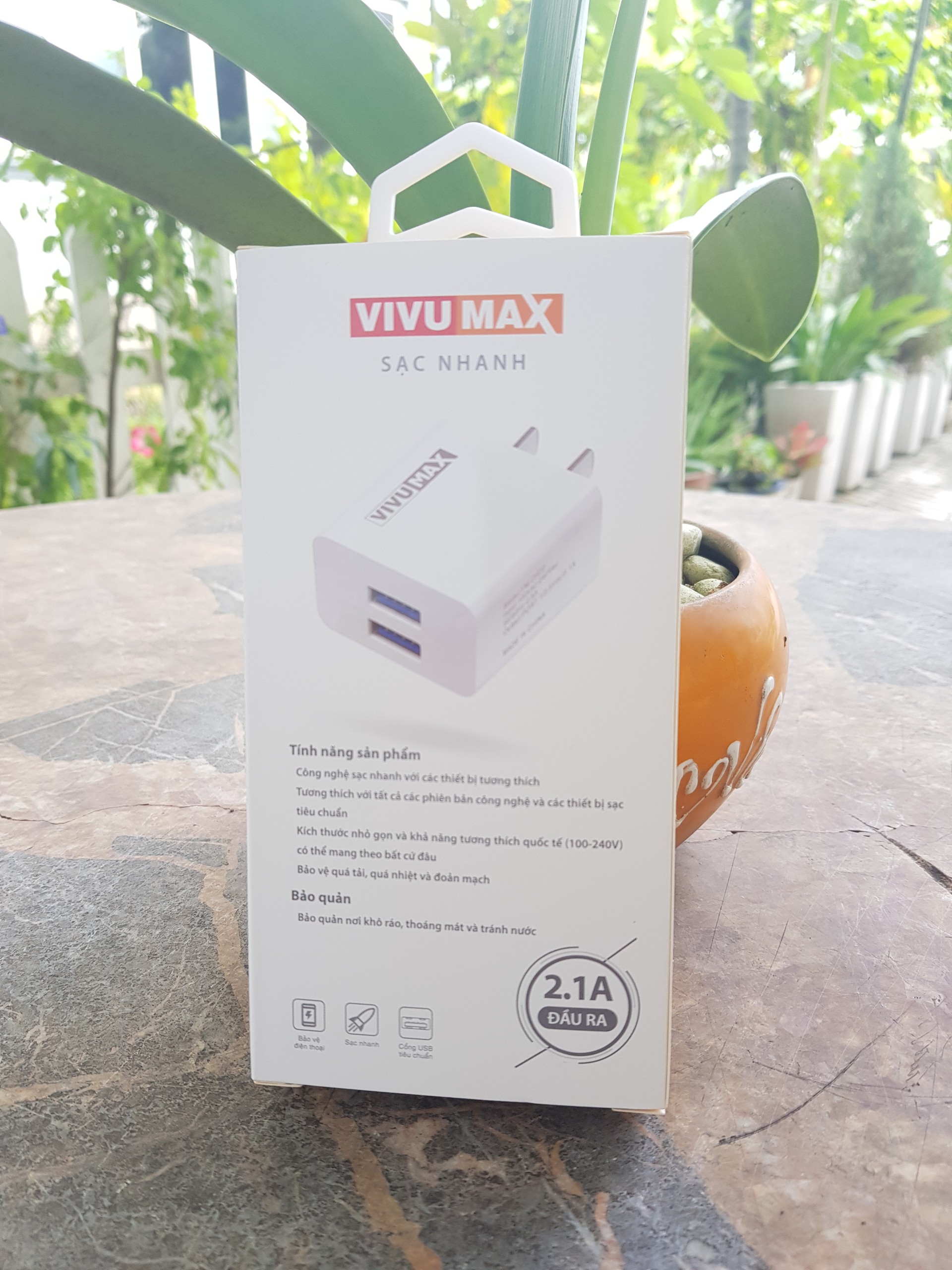 Adapter Vivumax CH22W - 2 cổng USB 5V-2.1 thuận tiện cho việc sạc 2 thiết bị 1 lúc, chất liệu PC chống cháy - Hàng chính hãng