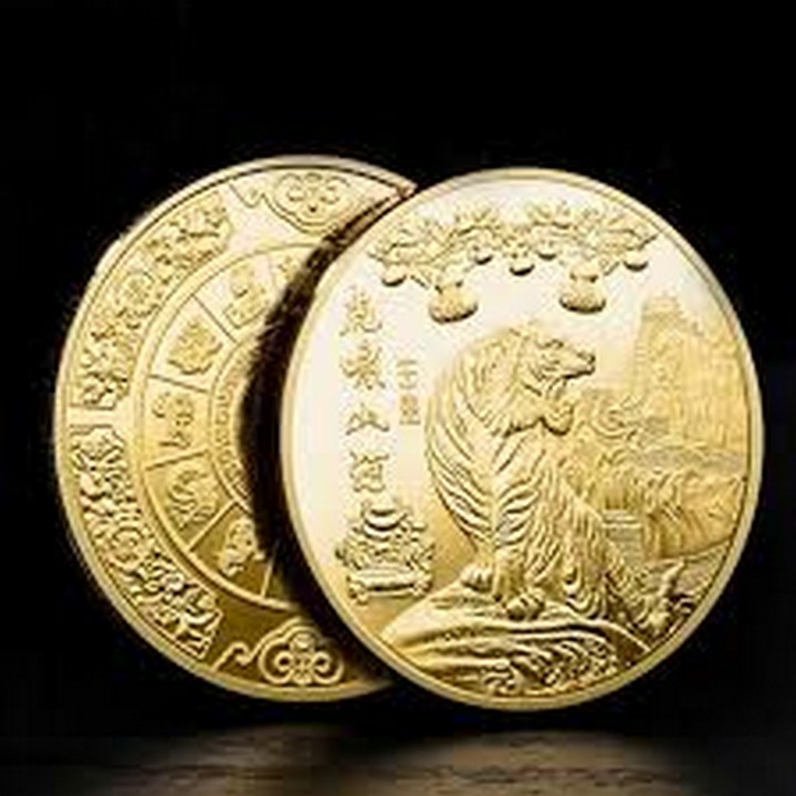 Xu Hình Con Hổ Gầm Của Hongkong, Dùng trưng bày trong nhà, trên bàn sách, bàn làm việc, làm quà tặng độc lạ ý nghĩa, kích thước 4cm, màu vàng - TMT Collection - SP005341
