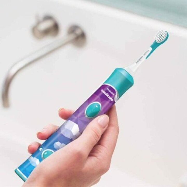 Bàn chải đánh răng điện dành cho trẻ em nhãn hiệu Philips Sonicare For Kids HX6322/04 Kết nối Bluetooth trên ứng dụng - HÀNG NHẬP KHẨU