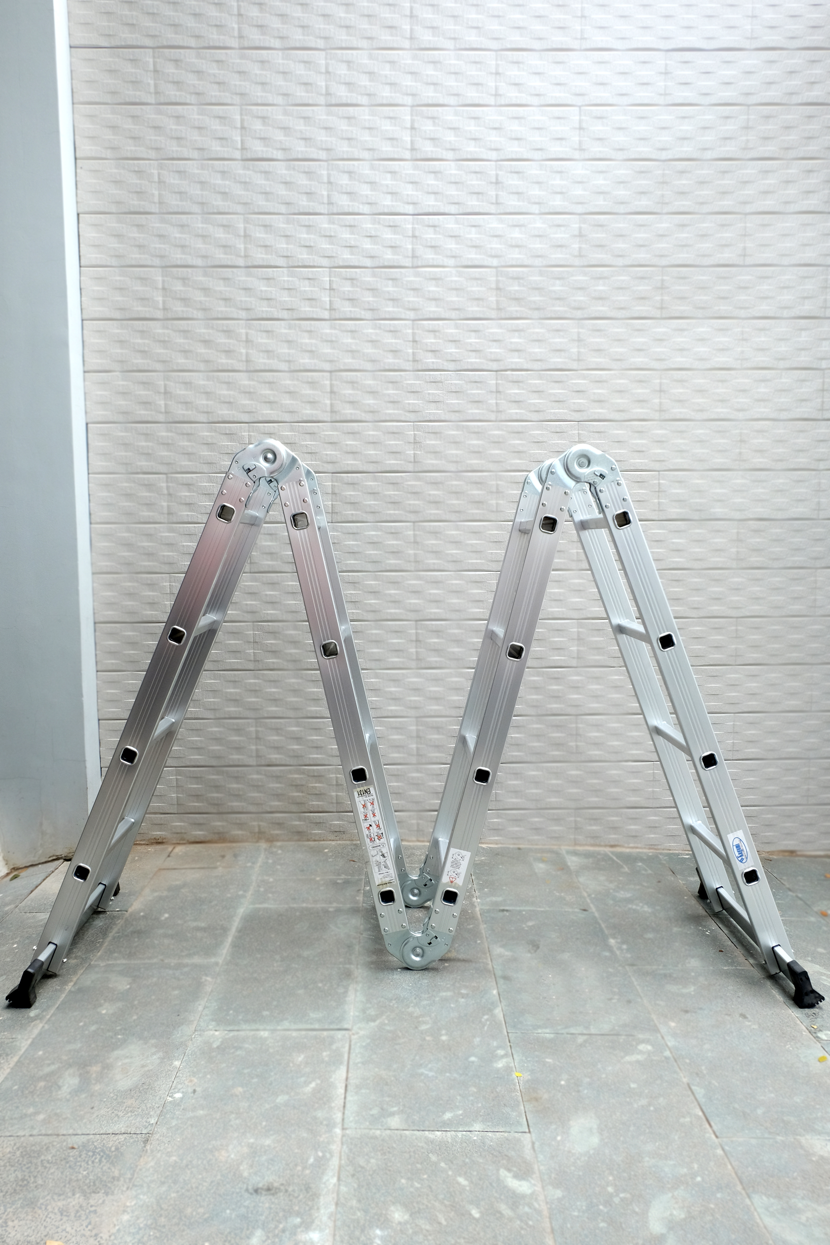 Thang nhôm gấp 4 đoạn Kagami KT-47M