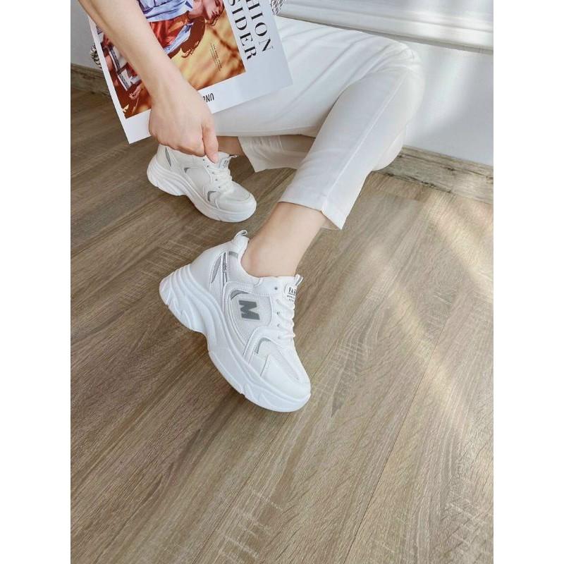 Giày sneaker độn đế nữ