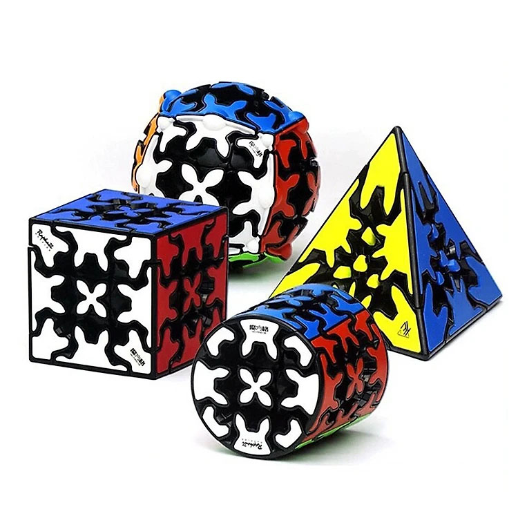 Rubik Gear cao cấp : Bộ 4 sản phẩm tặng kèm 4 chân đế kê rubik