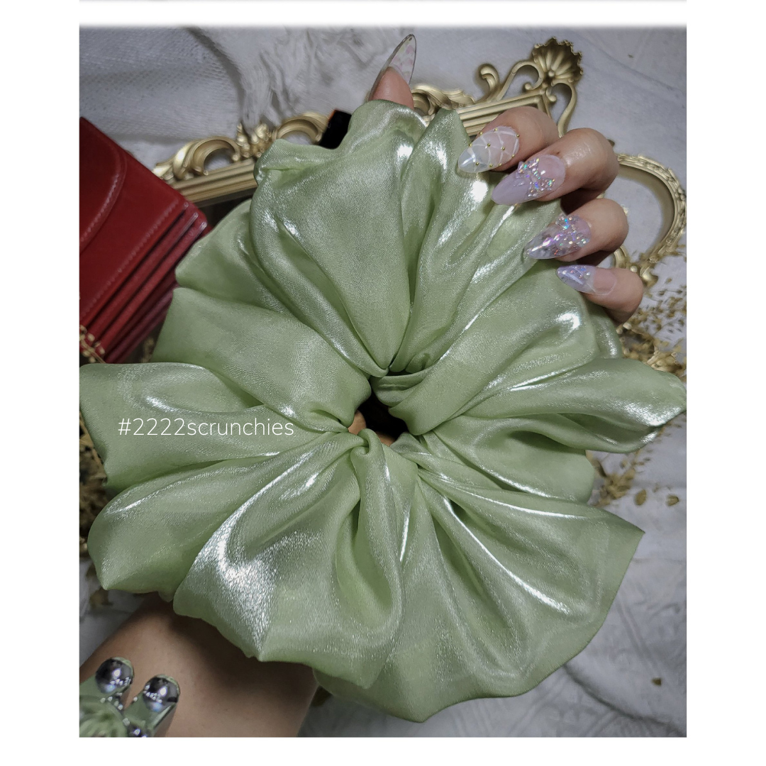 Buộc tóc Scrunchies size siêu to XXL, vải tơ ánh cao cấp ba màu trắng-đen-xanh đậu, handmade