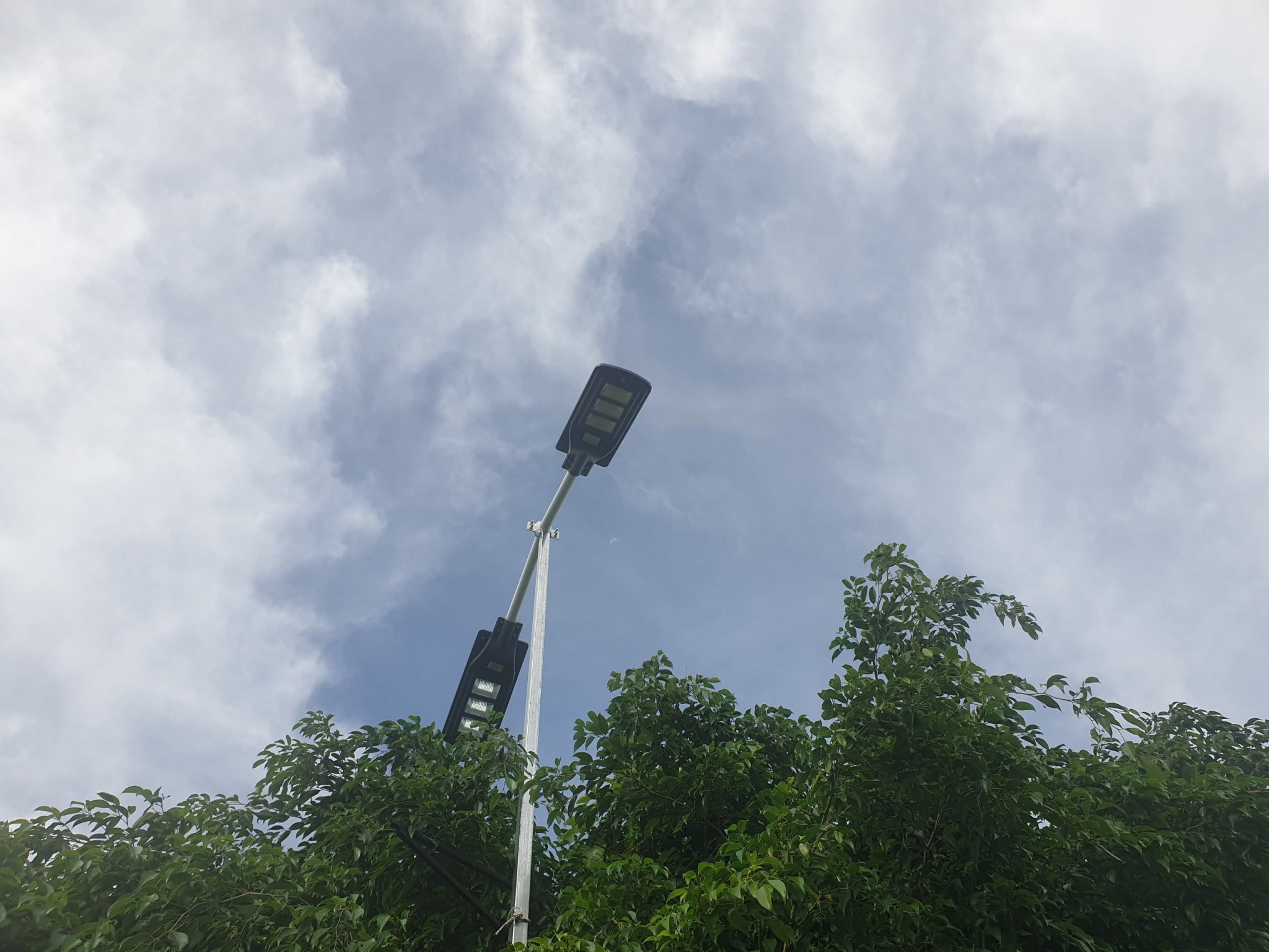 Đèn Đường Năng lượng mặt trời liền thể 90W