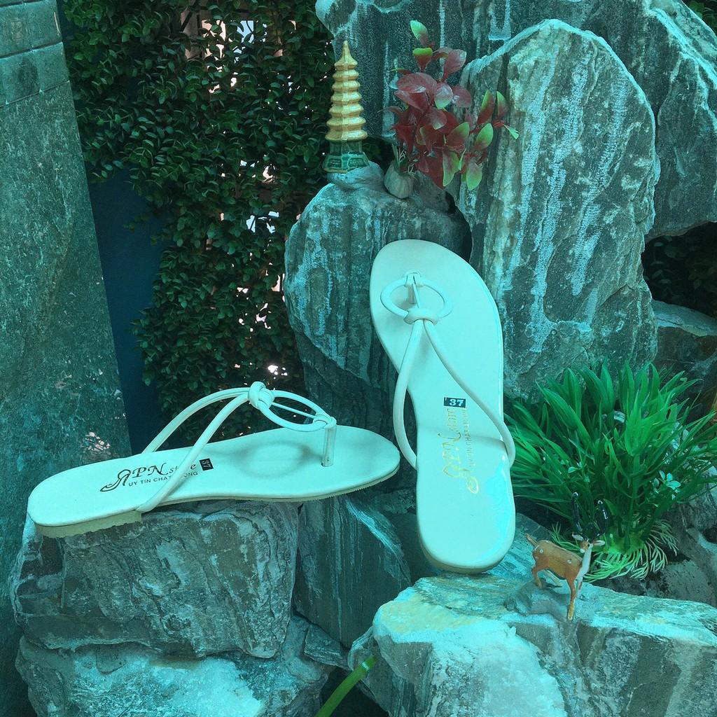 Dép Xỏ Ngón Quai Phối Khoá Tròn