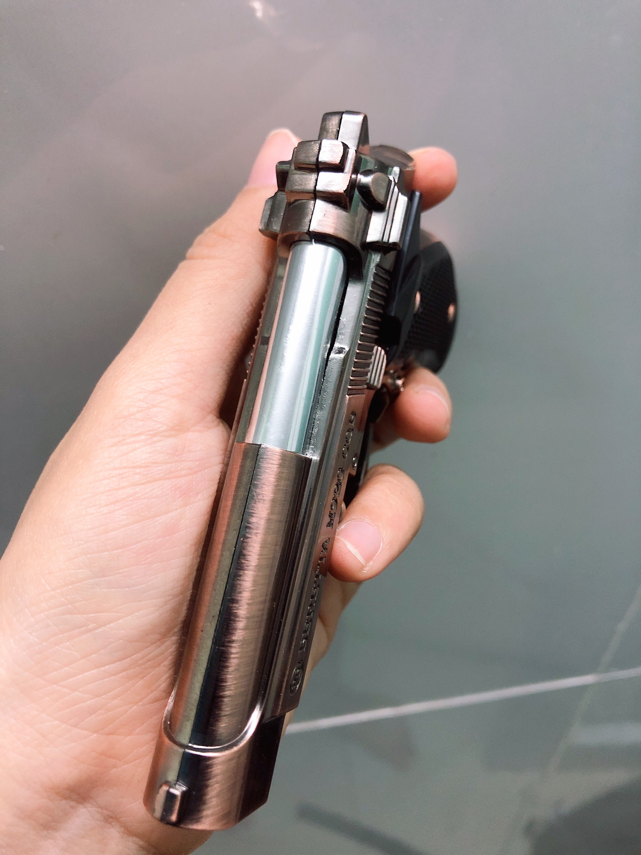 Hột quẹt bật lửa khè hình súng M92  - .