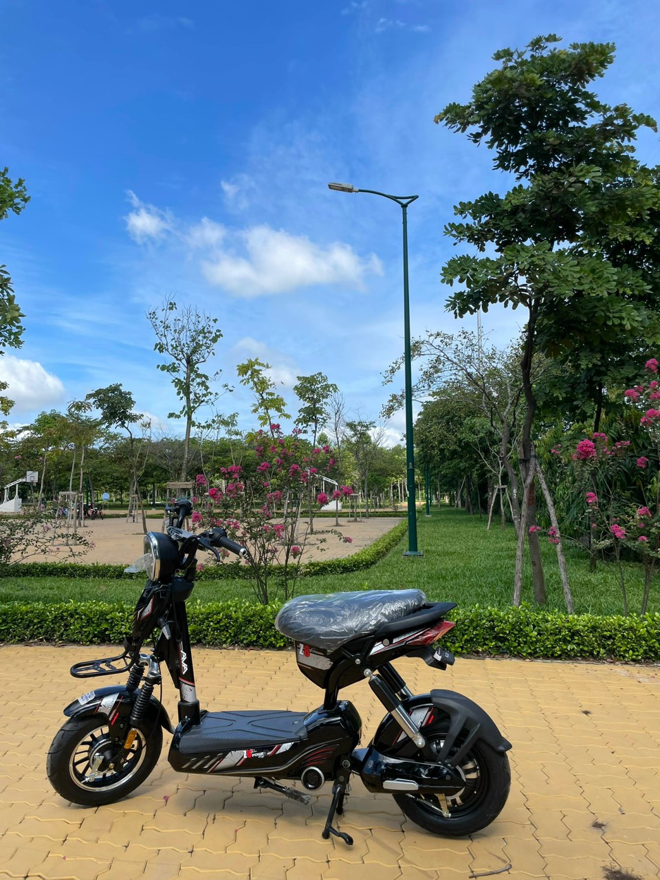 XE ĐẠP ĐIỆN AVA M133 Z8