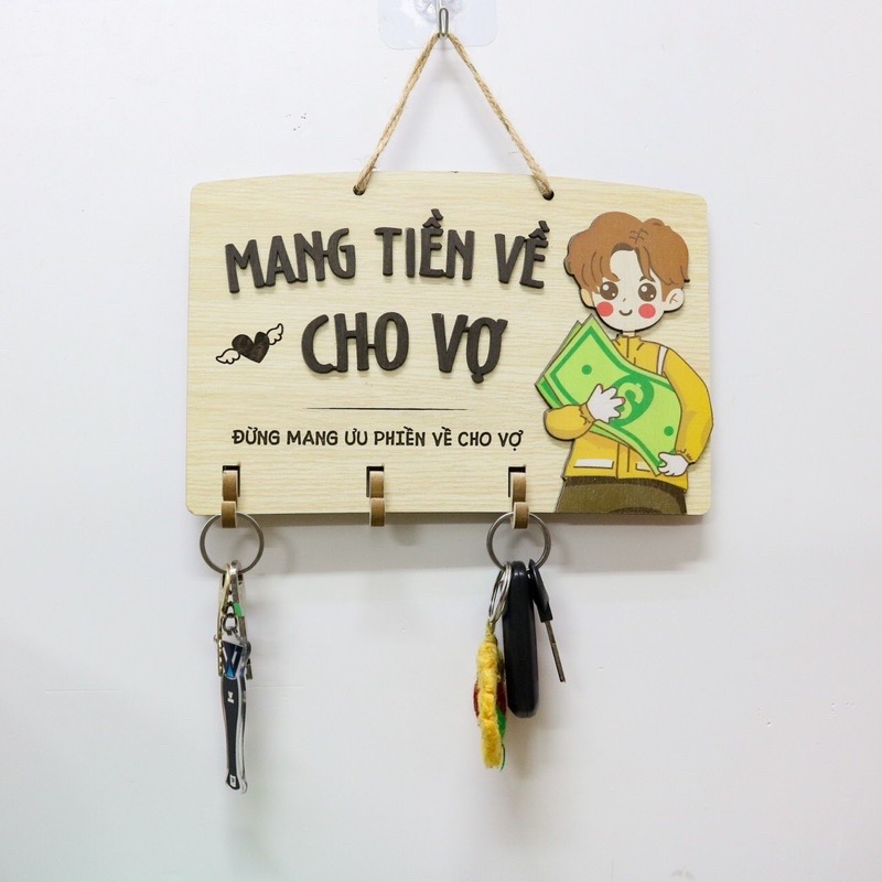 Tranh gỗ Mang về cho mẹ có móc treo chìa khoá