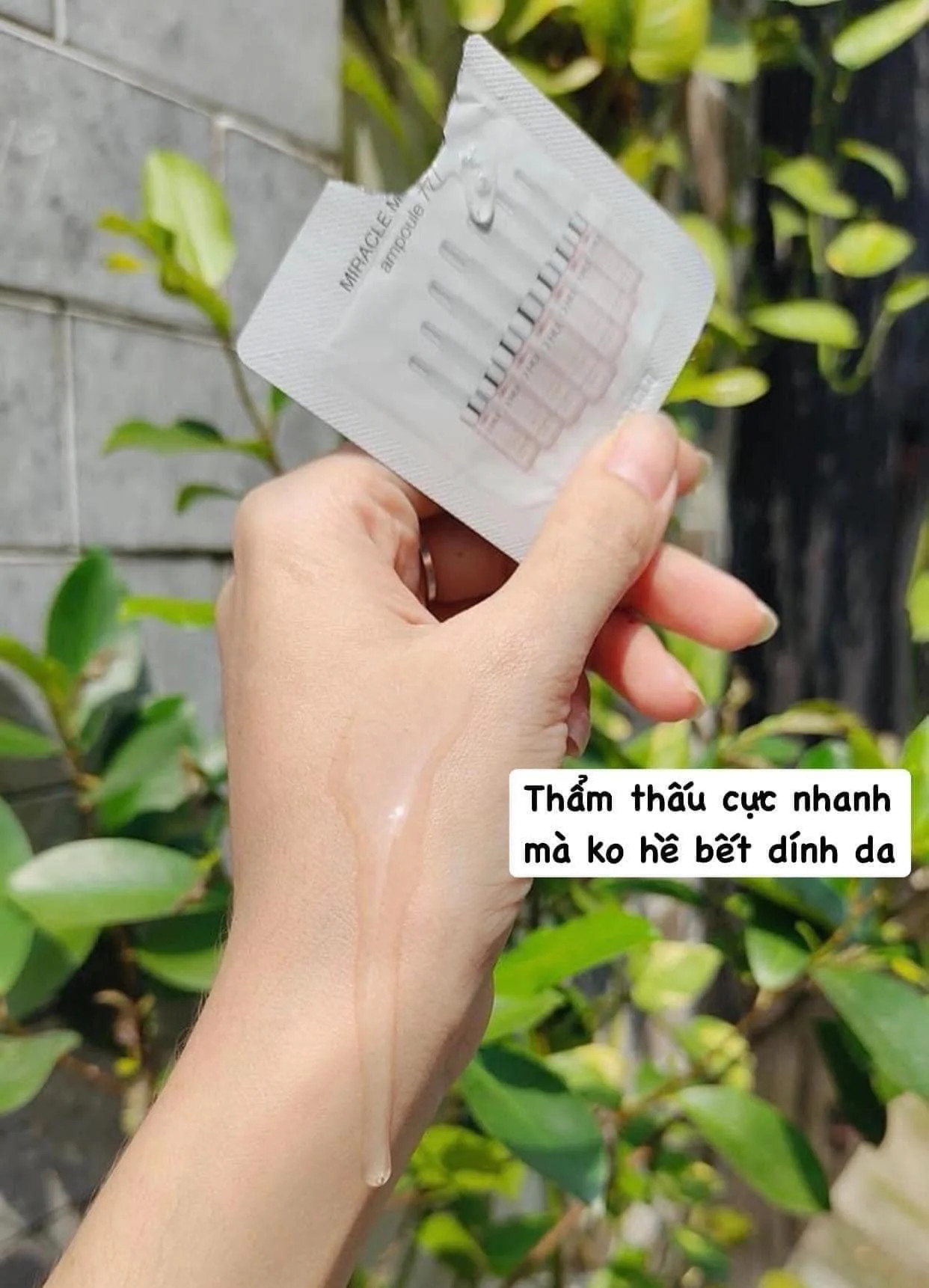 10 Gói Tinh chất siêu dưỡng ẩm Ohui Miracle Moisture Ampoule 777 2ml/gói