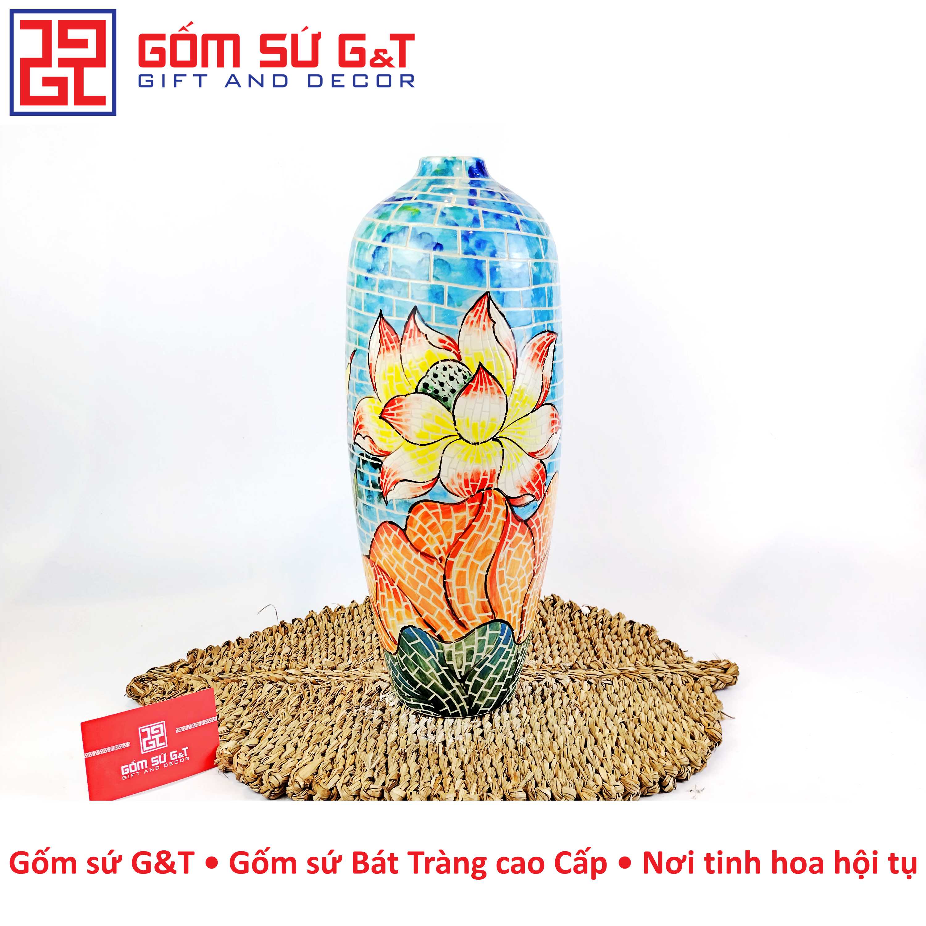 Lọ hoa dáng bom khắc sen đại dương Gốm Sứ G&amp;T