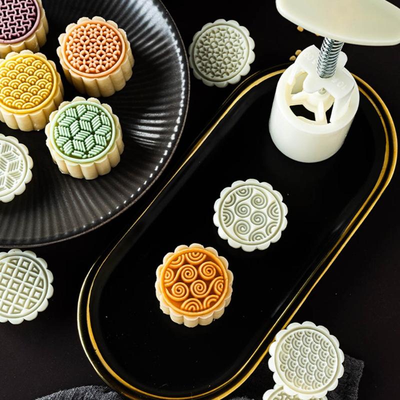 Khuôn Cắt Bánh Trung Thu Kiểu Nhật 125G