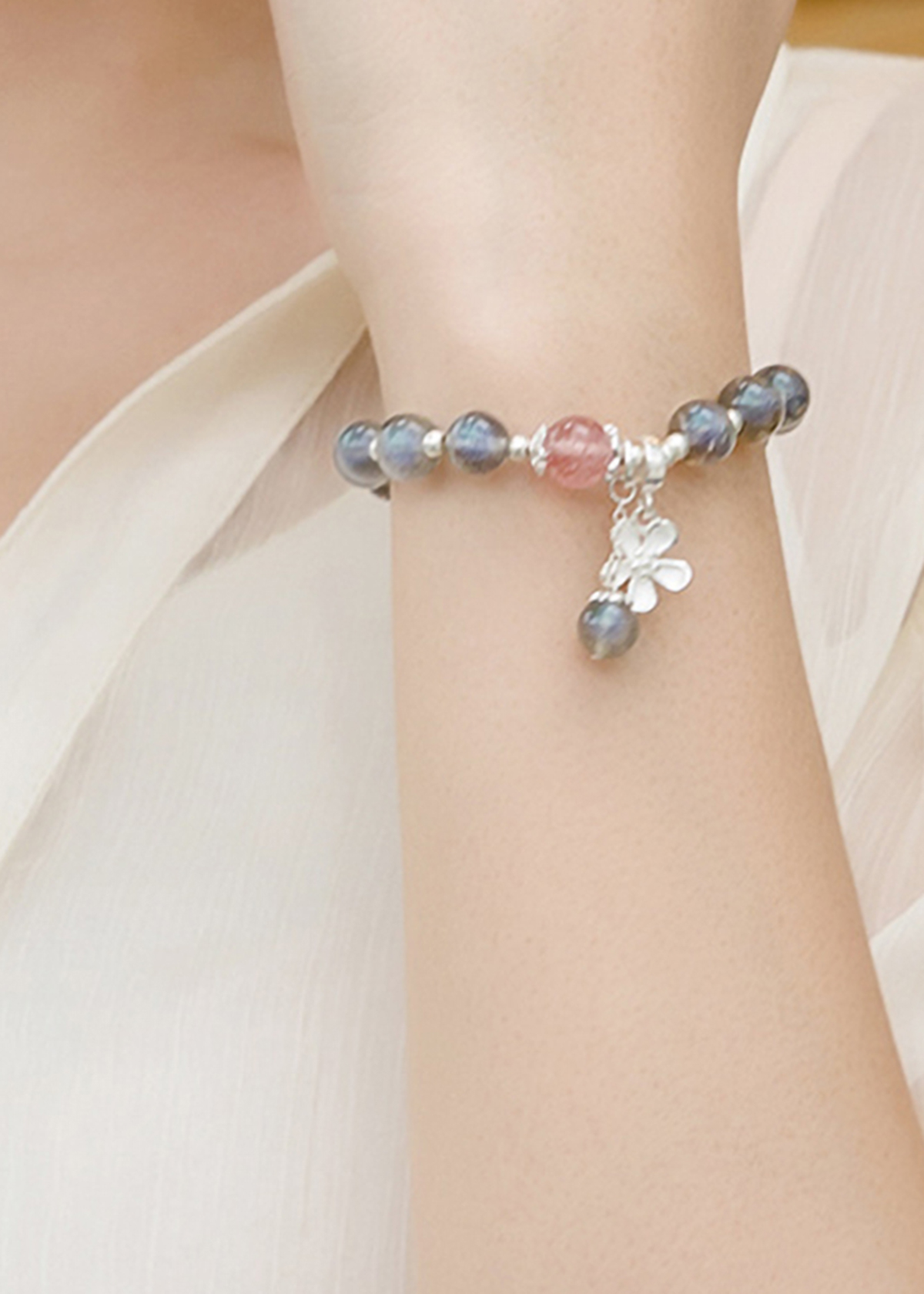 Vòng tay đá xà cừ phối charm hoa bạc mệnh thủy, kim - Ngọc Quý Gemstones