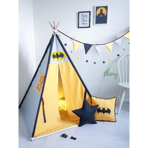 Gối Batman Người Dơi cho bé đẹp cao cấp 100% cotton Gối đã nhồi bông viền pompom Chất liệu an toàn cho bé Ảnh shop chụp