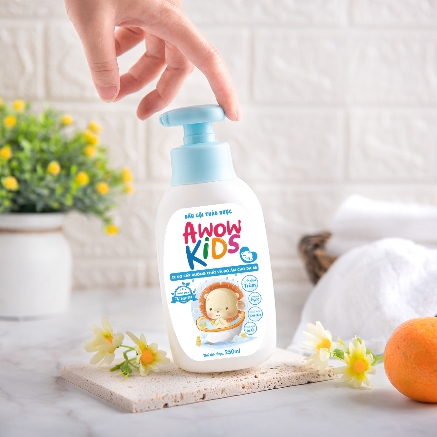 Dầu Gội Thảo Dược Cho Bé AWOW KIDS - Chiết Xuất Tinh Dầu Tràm Không Gây Cay Mắt Cho Bé