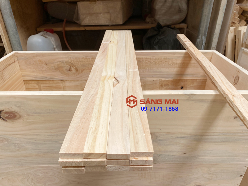 Thanh gỗ thông 1cm x 3cm x dài 80cm + láng mịn 4 mặt