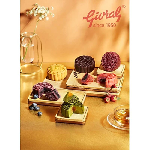 Bánh Trung Thu Givral - Thập Cẩm Gà Quay Vi Cá Đặc Biệt (2 Trứng/250gr)