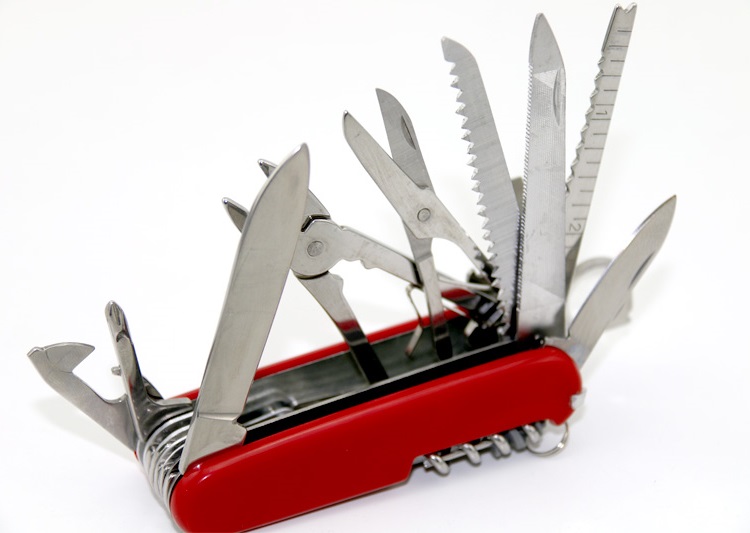 Móc khóa thông minh kiêm dụng cụ tích hợp 17 chức năng trong 1