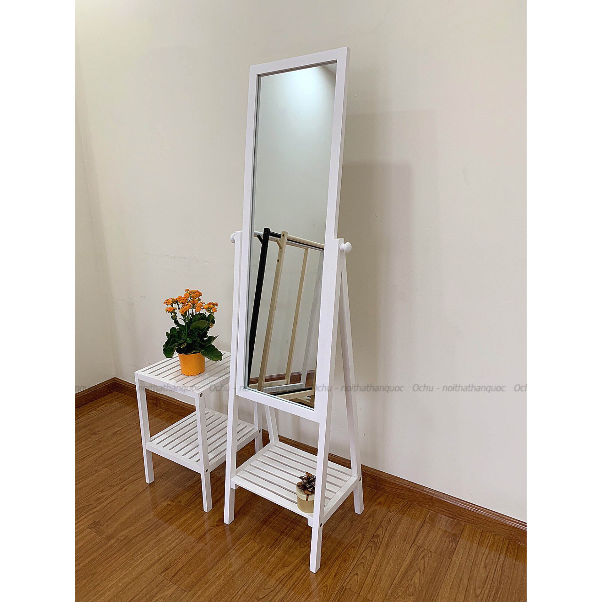 GƯƠNG ĐỨNG PHỐI KỆ MÀU GỖ TỰ NHIÊN. CAO 170 x DÀI 50CM x RỘNG 35CM