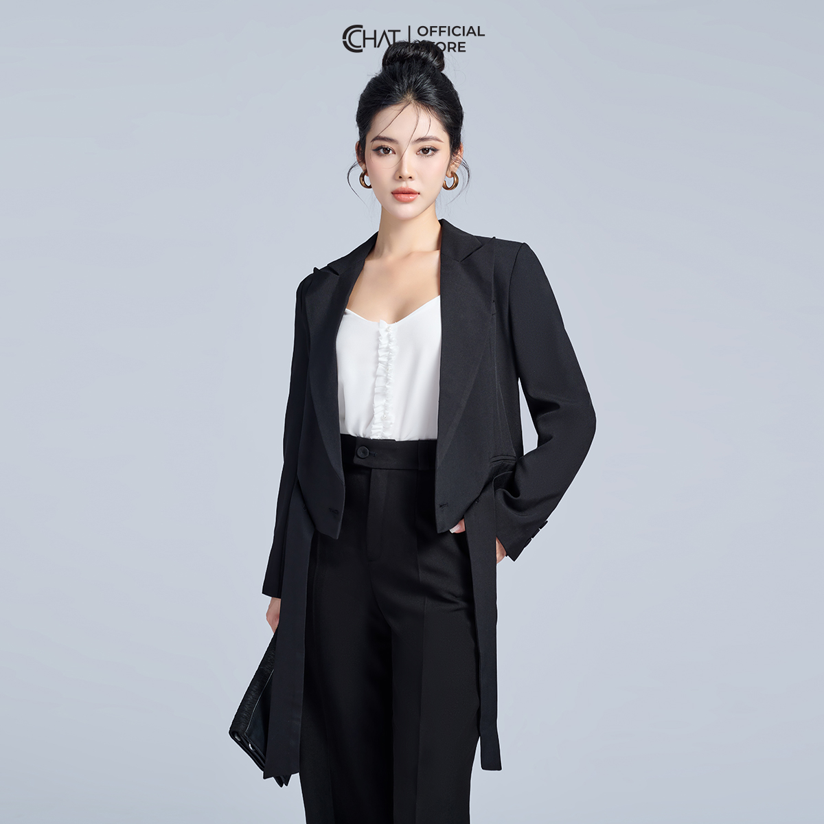 Áo Blazer Nữ  Kiểu Ngắn Cạp Rời Cổ Ve Chất Tuytsi Cao Cấp Mềm Mịn 22EHS2015ST