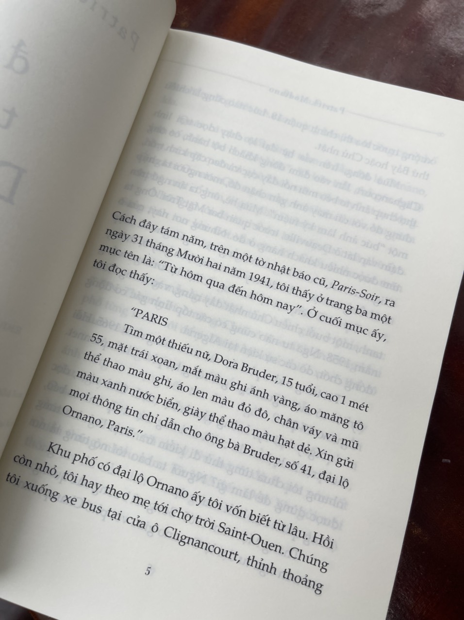 ĐI TÌM DORA – Patrick Modiano – Lâm An dịch – Nhã Nam – NXB Hà Nội