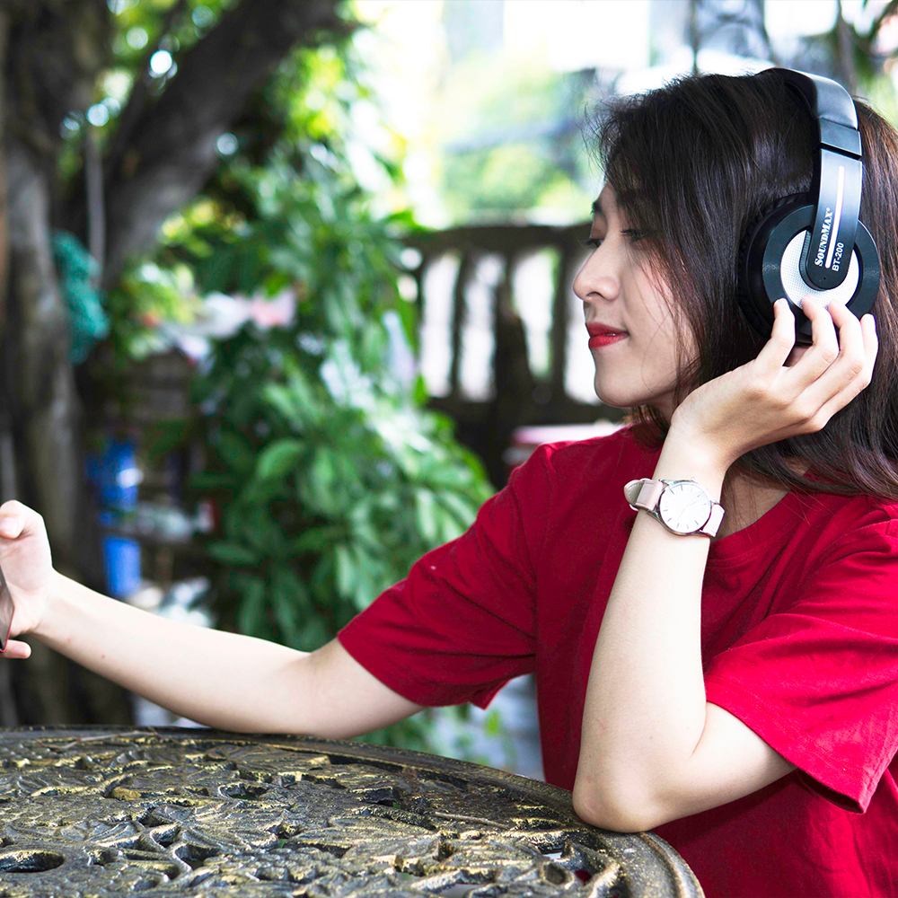 Tai Nghe Bluetooth Chụp Tai Có Micro Tích Hợp SoundMax BT-200 | Bluetooth Headphone SoundMax BT200 | Pin Dung Lượng Cao, Gọn Nhẹ Dễ Dàng Mang Theo, Âm Thanh Ấn Tượng, Thời Gian Nghe Nhạc Lên Đến 8 Tiếng - Hàng Chính Hãng