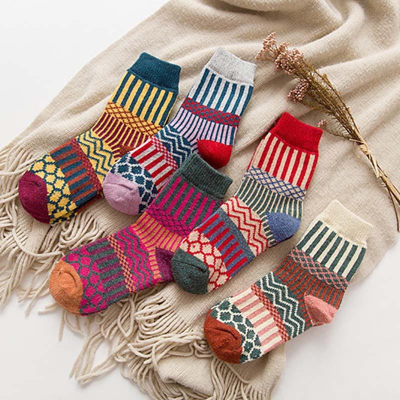 Đôi tất cotton cổ cao họa tiết thổ cẩm với nhiều màu bắt mắt