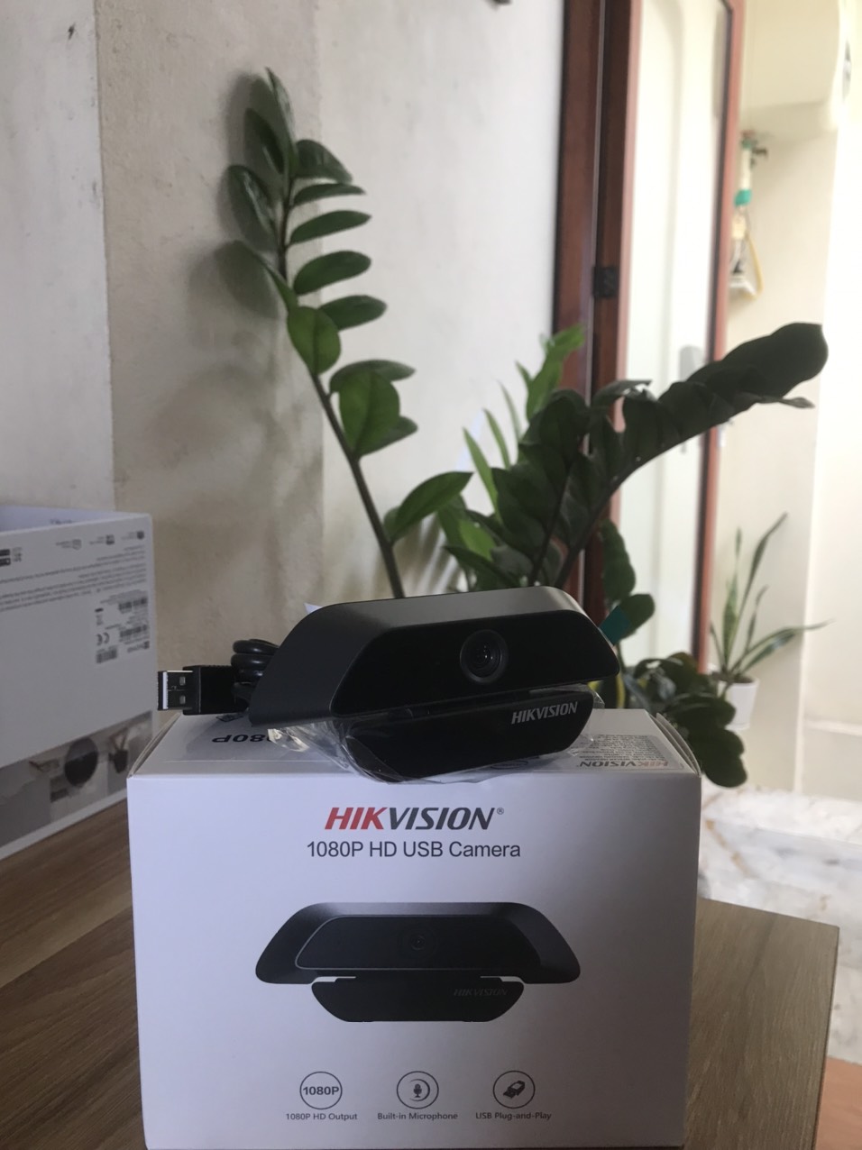 Webcam Hikvision DS-U525 hình ảnh chân thực, tự điều chỉnh độ sáng.Tích hợp Mic, chống ồn thông minh - Hàng Chính Hãng