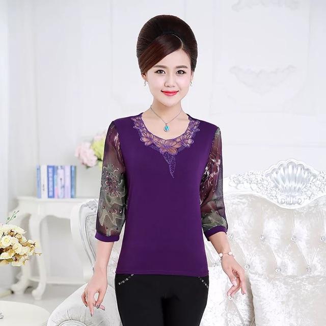 Áo thun hoa ren tay voan cho mẹ