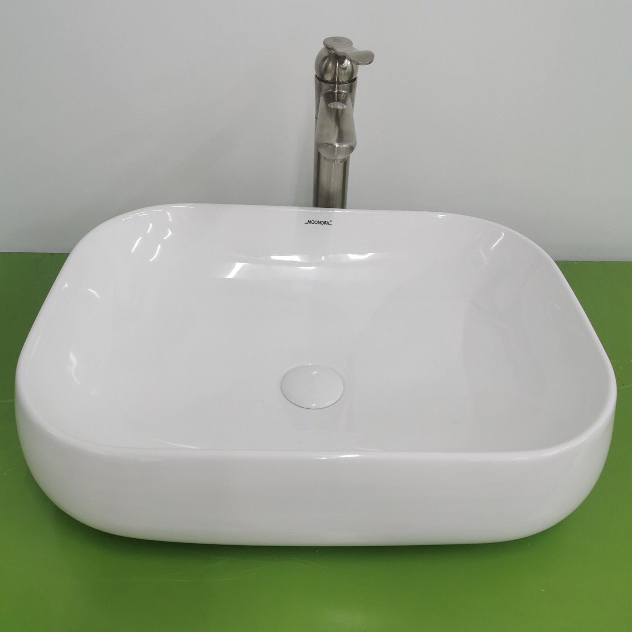 Chậu Lavabo Rửa Mặt C216A Men Nano Kháng Khuẩn, Đặt Bàn Đá (Tặng Bộ Xiphong Chun Thoát Nước Ngăn Mùi)