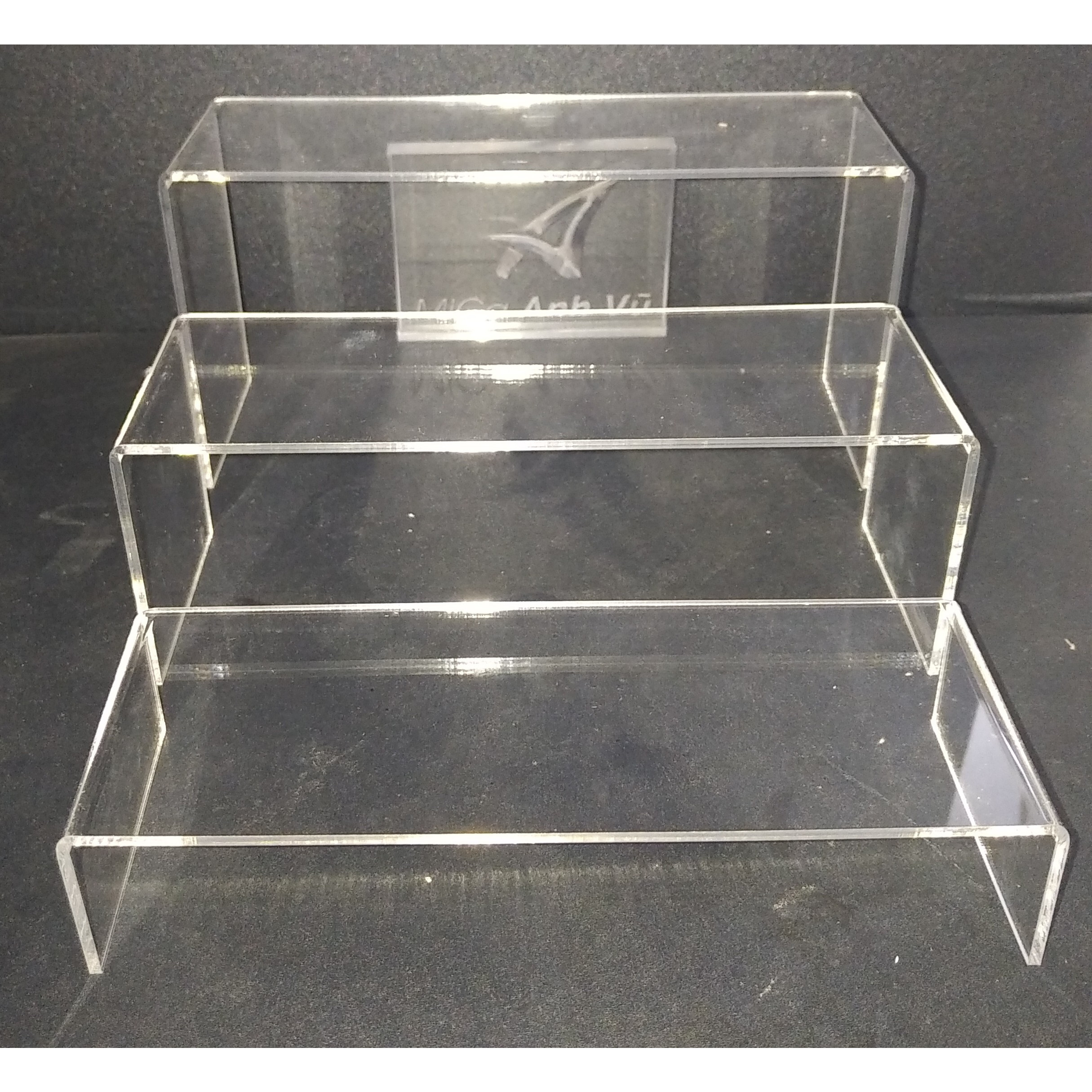 Bộ 3 kệ chữ U trưng bày 3 cấp mica trong