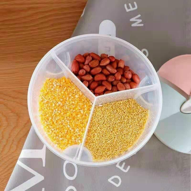 Hộp đựng đồ khô có chia ngăn
