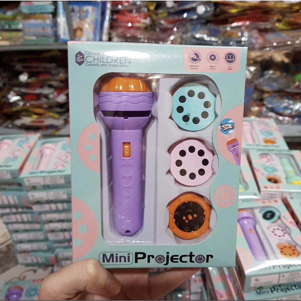 Đèn pin chiếu hình 3D cho bé 10 thẻ 80 hình chiếu ngộ nghĩnh