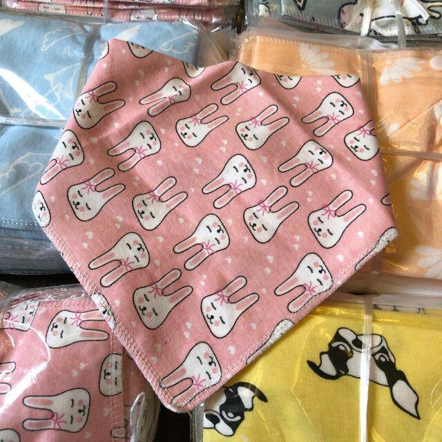 Khăn yếm tam giác cotton 2 cúc bấm