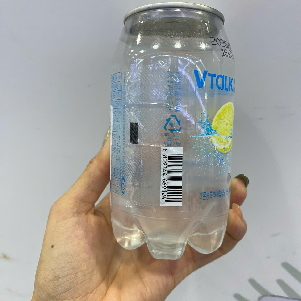 Nước Soda Chanh Không Đường Vtalk Hàn Quốc Lon 350G/ 브이톡) 브이톡 제로레몬에이드 350G