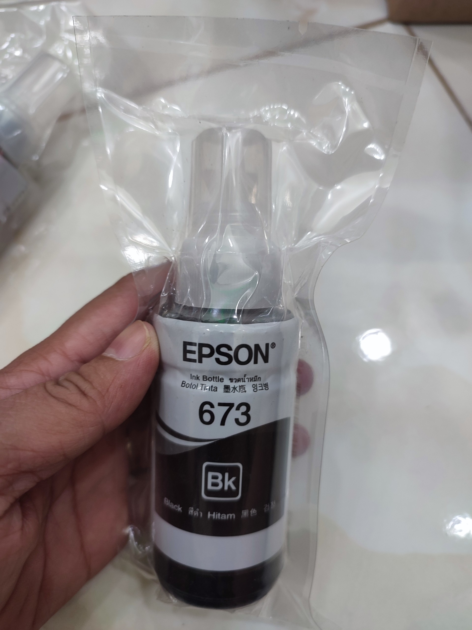 Mực Epson 673 màu đen dành cho máy Epson L805 / L850 / L1800 / L810 / L800