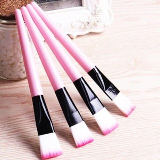 Cọ đắp mặt nạ