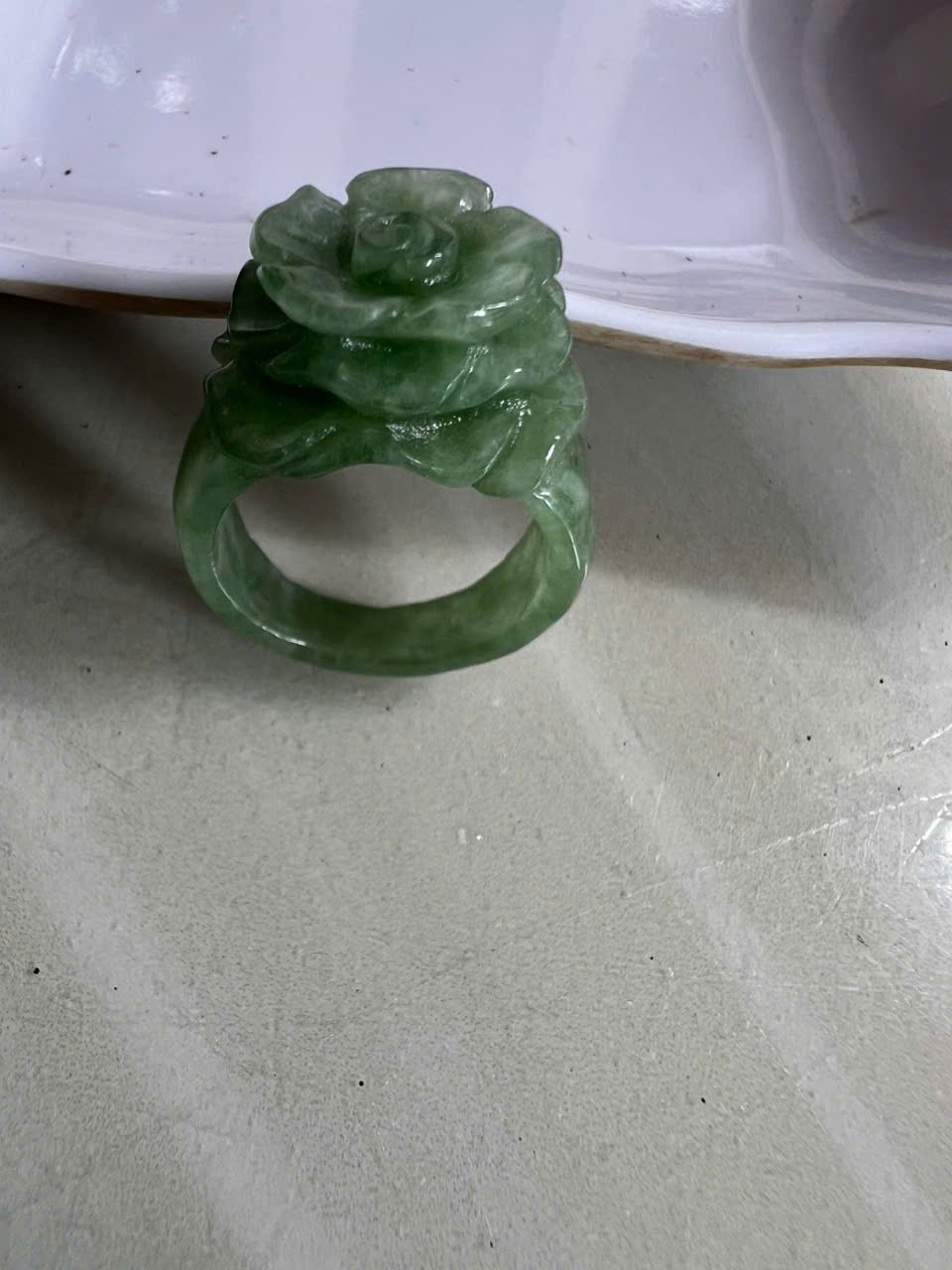 Nhẫn Nữ mới chạm Bông Hồng Nổi Đá Cẩm Thạch Tự Nhiên màu Xanh Rêu đẹp Ni 18mm đeo tay xinh ạ