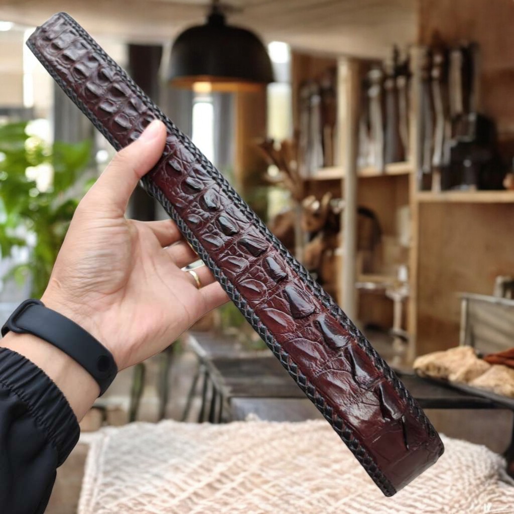 Thắt lưng da cá sấu nam đan viền thủ công rất đẹp! N53N_V (mặt vàng)